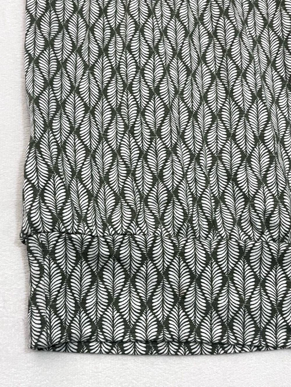 LOFT Outlet Women’s Dark Green & White Geometric Sleeveless Tank Top Large - Picture 2 of 16